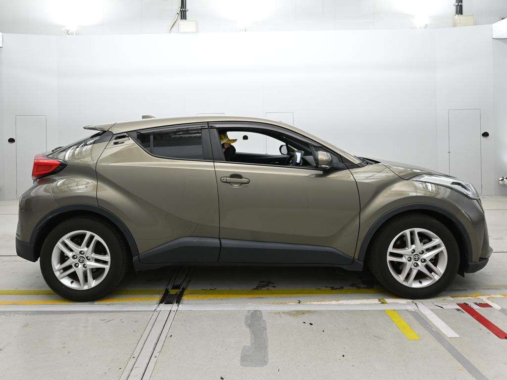 2021 Toyota C-HR S-T auction photo 3