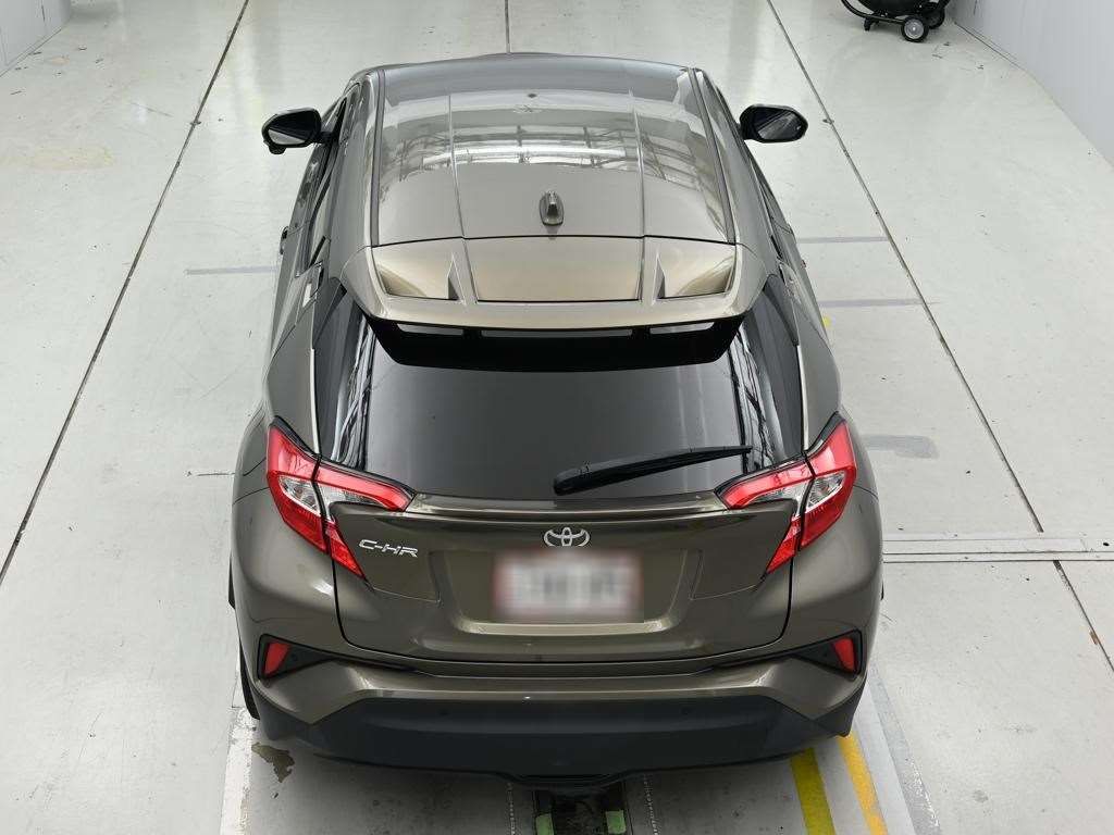 2021 Toyota C-HR S-T auction photo 8