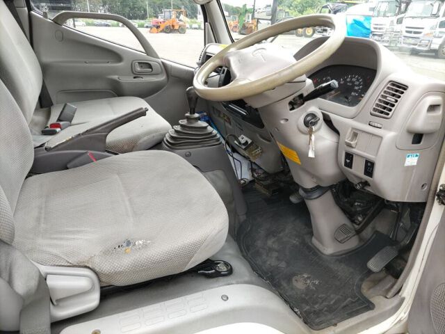 2010 Toyota Dyna キッチンカー auction photo 3