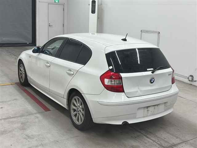 2007 BMW BMW1シリーズ auction photo 2