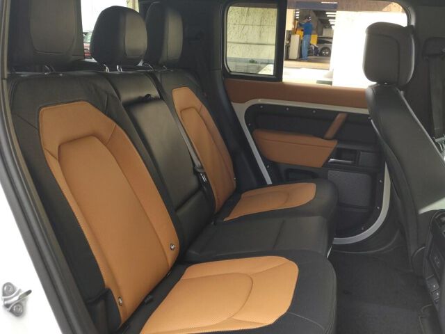 2023 Land Rover ディフェンダー 110XDAHSED300 4WD auction photo 6