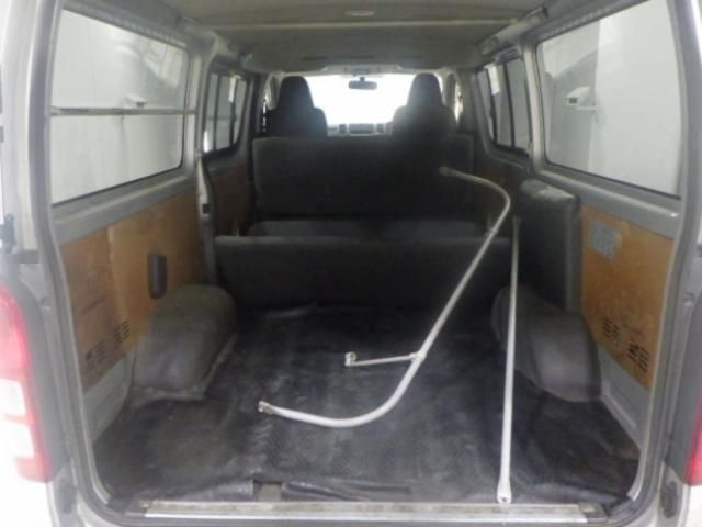 2010 Toyota Hiace DX auction photo 3