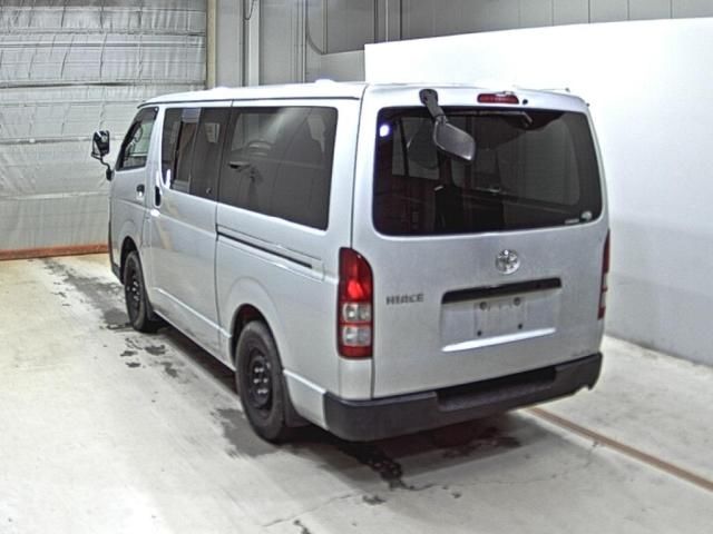 2010 Toyota Hiace DX auction photo 2