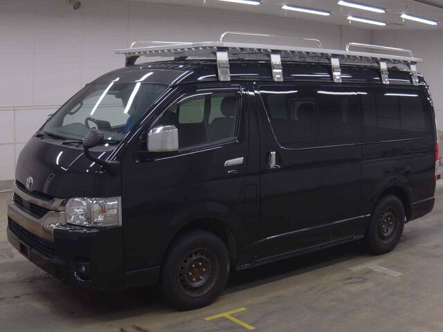 2023 Toyota Hiace LスーパーGLダーク2 4WD auction photo 4
