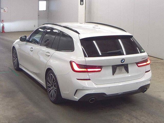 2020 BMW 3 Series 320IツリングMスポ auction photo 2