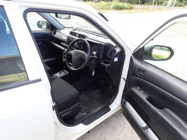 2021 Toyota Probox DXコンフォート 4WD auction photo 6