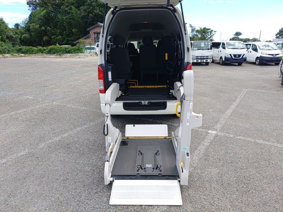 2022 Toyota Hiace auction photo 8