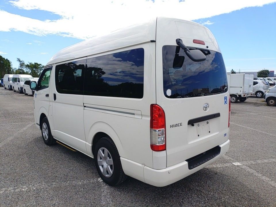 2022 Toyota Hiace auction photo 6