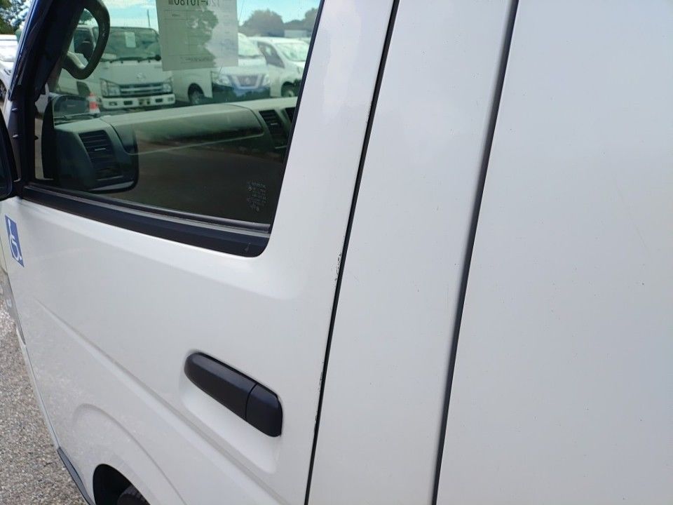 2022 Toyota Hiace auction photo 23