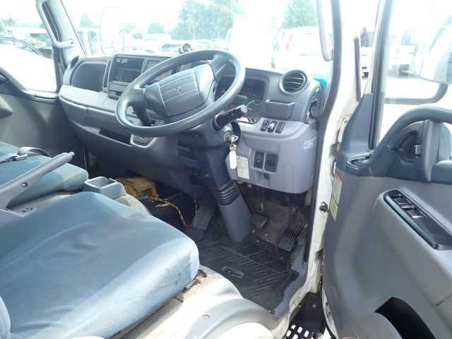 2013 Mitsubishi Fuso Canter 1.9t パネルバン auction photo 10