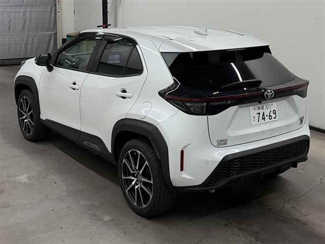 2023 Toyota Yaris Cross Hybrid GR Sport auction photo 2