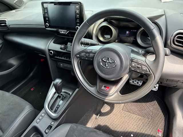 2023 Toyota Yaris Cross Hybrid GR Sport auction photo 3