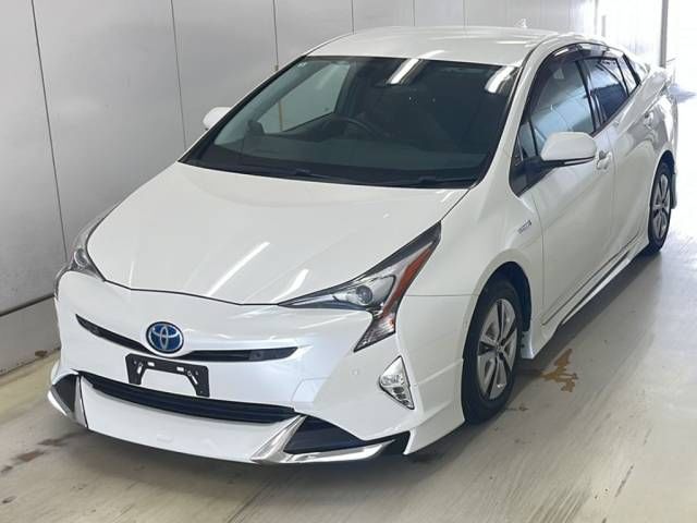 Japan Auction Vehicles 8 2016 Toyota Prius A auction photo