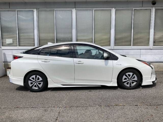 2016 Toyota Prius A auction photo 2
