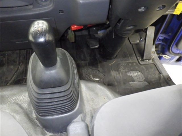 2017 Isuzu Elf Van auction photo 8