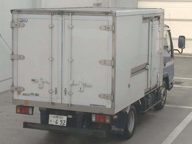 2017 Isuzu Elf Van auction photo 2
