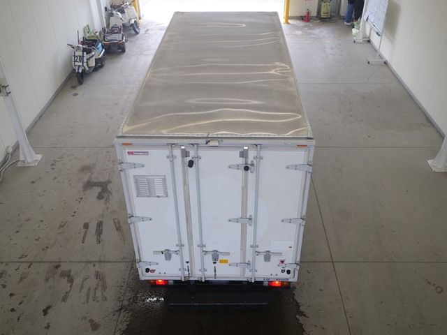 2021 Mitsubishi Fuso Canter Van auction photo 3