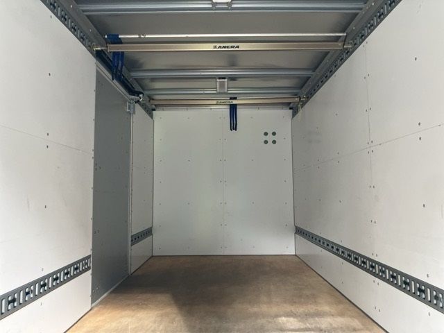2021 Mitsubishi Fuso Canter Van auction photo 20
