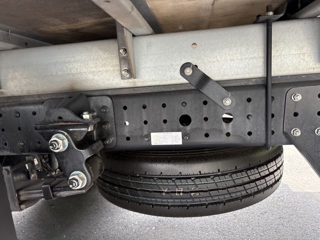 2021 Mitsubishi Fuso Canter Van auction photo 14