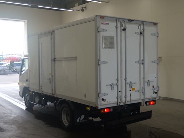 2021 Mitsubishi Fuso Canter Van auction photo 2