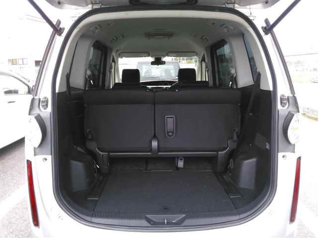 2009 Mazda ビアンテ 20S auction photo 10
