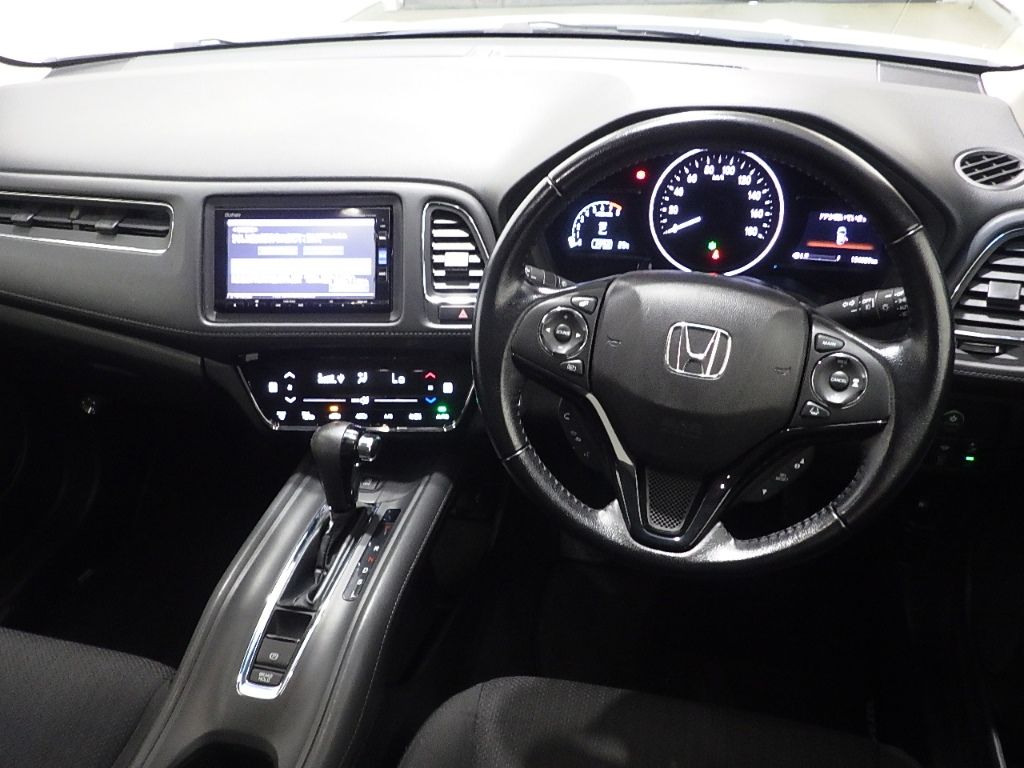 2017 Honda Vezel 4WD X Honda Sensing auction photo 3