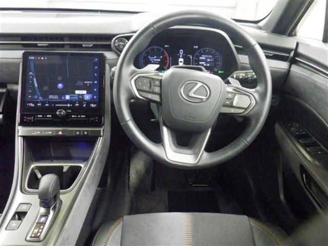2024 Lexus cool auction photo 5