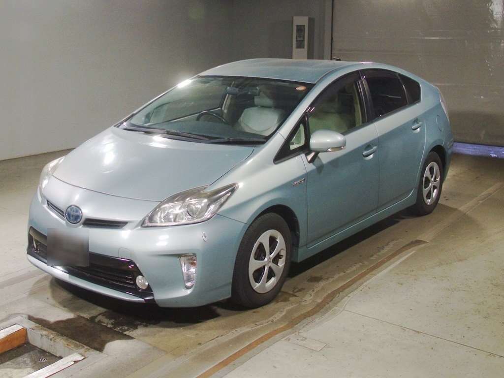 Japan Auction Vehicles 4 2014 Toyota Prius G auction photo