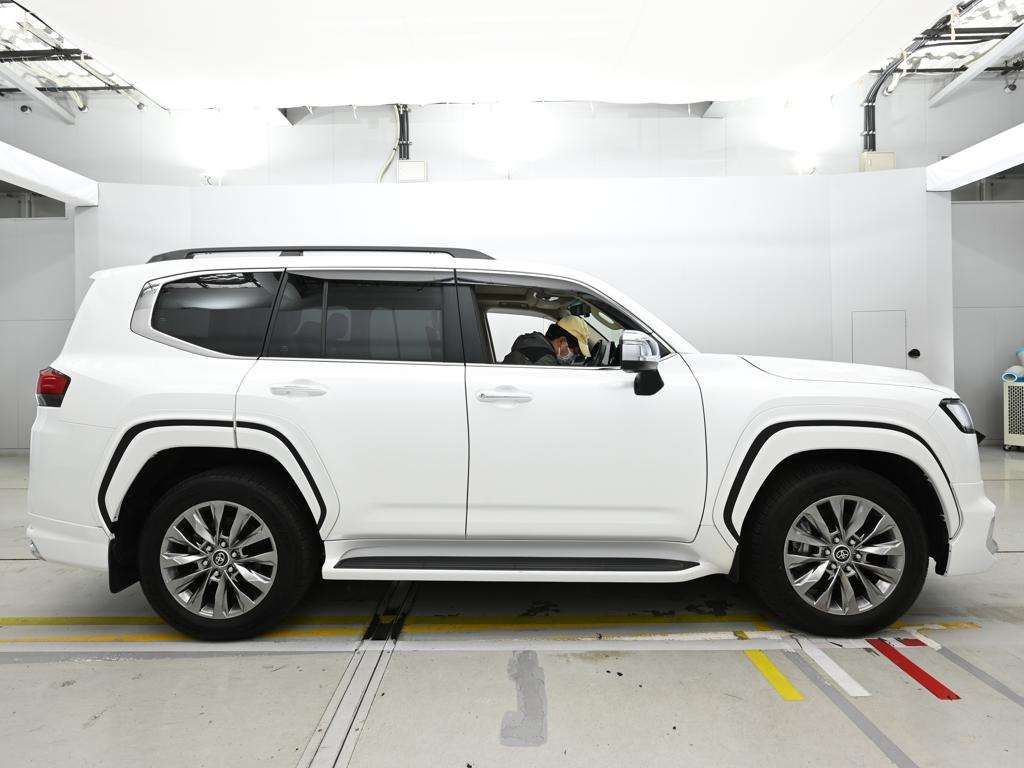 2024 Toyota Land Cruiser ZX 4WD auction photo 3