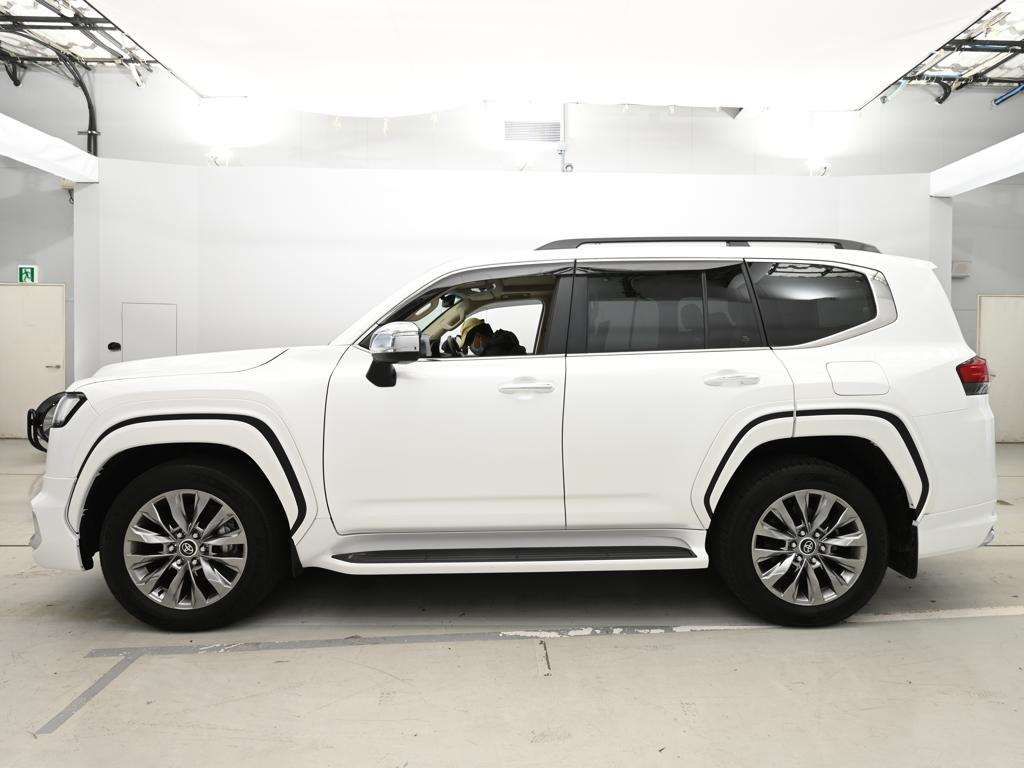 2024 Toyota Land Cruiser ZX 4WD auction photo 4