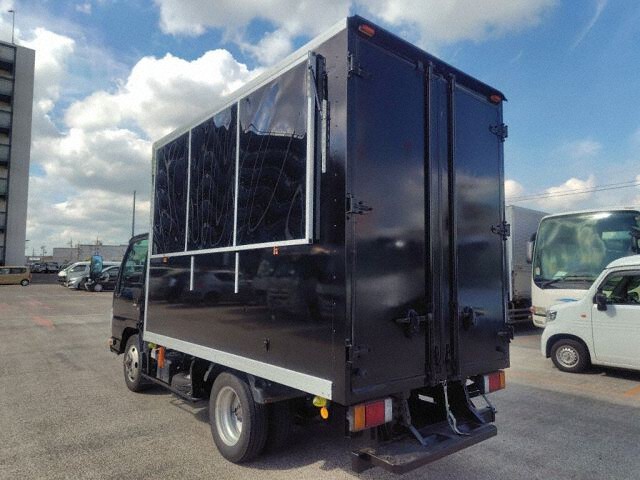 2016 Isuzu Elf 4WD Food Truck auction photo 2