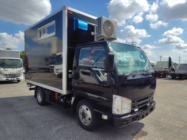 2016 Isuzu Elf 4WD Food Truck Japan auction vehicle