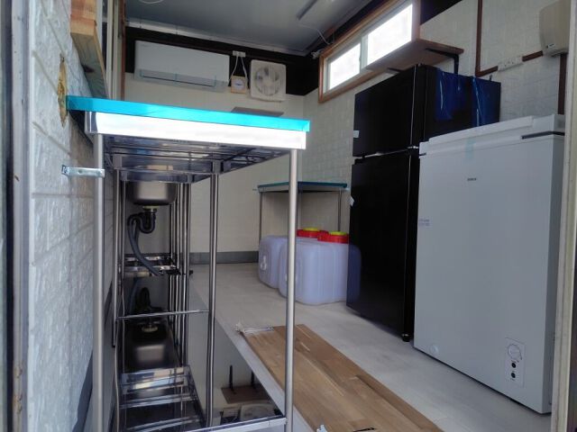 2016 Isuzu Elf 4WD Food Truck auction photo 3