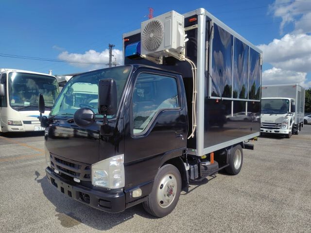 2016 Isuzu Elf 4WD Food Truck auction photo 4