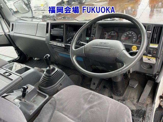 2012 Isuzu Forward アルミウイング auction photo 3