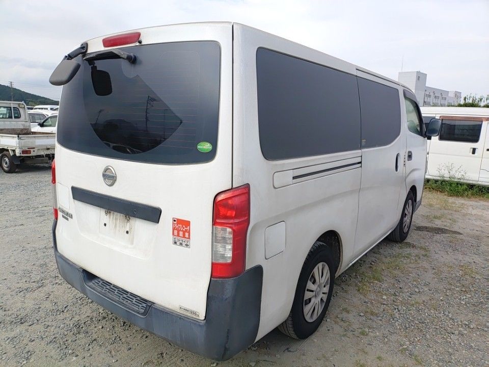 2020 Nissan NV350 Caravan auction photo 2