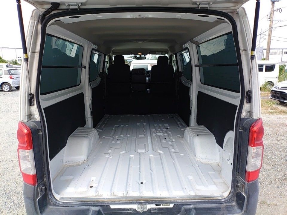 2020 Nissan NV350 Caravan auction photo 8