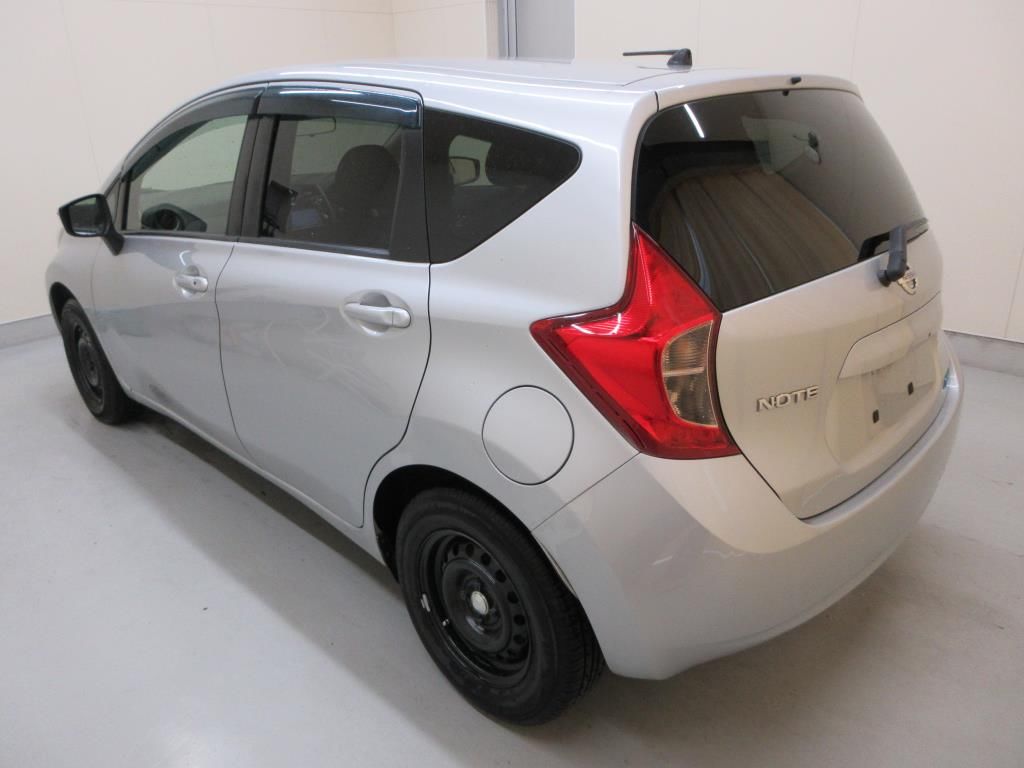 2015 Nissan ノート HB X DIG-S Vセレクション+セーフティ auction photo 5