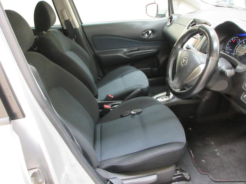 2015 Nissan ノート HB X DIG-S Vセレクション+セーフティ auction photo 6