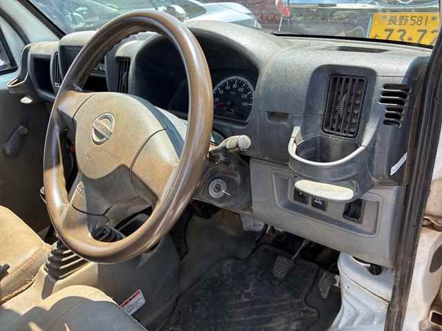 2010 Nissan クリッパートラック 4WD DX 4WD auction photo 3