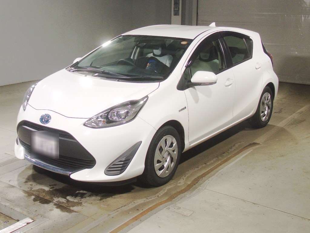 2020 Toyota Aqua L Japan auction vehicle
