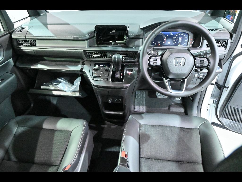 2026 Honda Stepwgn 7人 auction photo 3