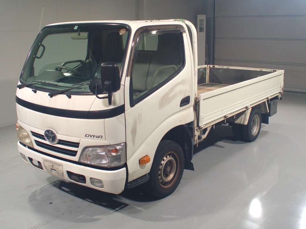 2011 Toyota Dyna ロングジャストロー Japan auction vehicle
