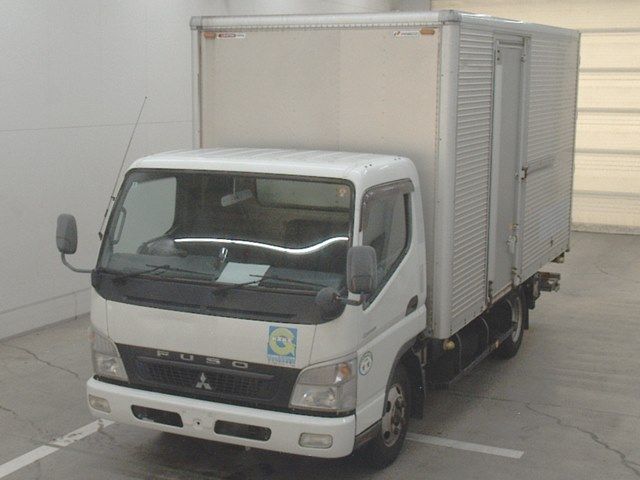2009 Mitsubishi Fuso Canter バン Japan auction vehicle