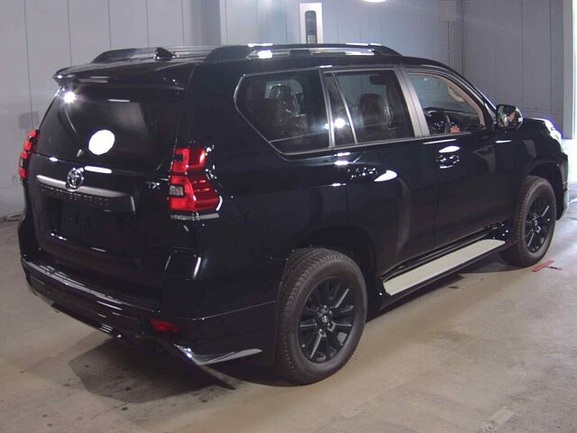 2023 Toyota Land Cruiser Prado TX L-P Matte Bra E 4WD auction photo 5
