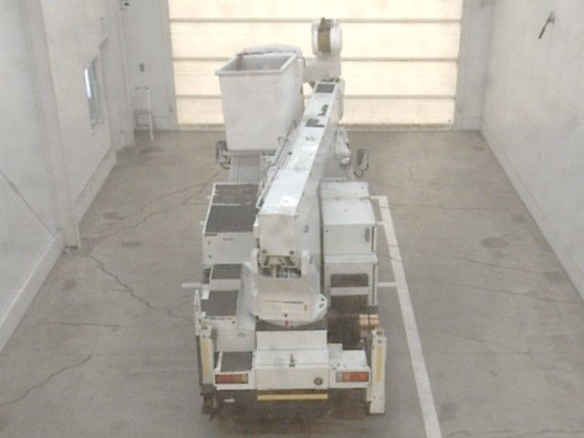 2010 Isuzu Elf Aerial work platform auction photo 3