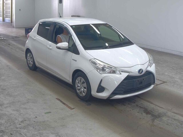 Japan Auction Vehicles 8 2018 Toyota Vitz HV F auction photo