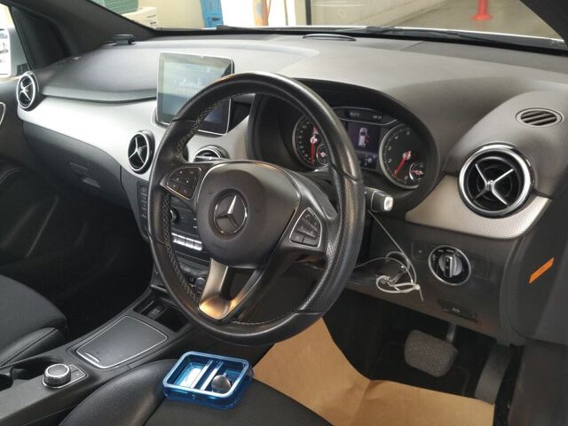 2018 Mercedes-Benz B-Class B180 auction photo 3