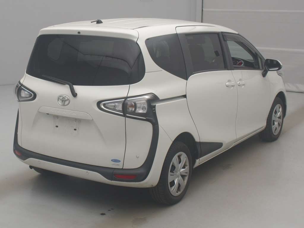 2021 Toyota Sienta X 4WD auction photo 2
