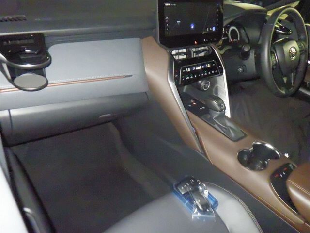 2025 Toyota Harrier Z auction photo 3